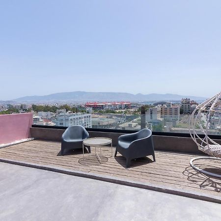 Apartment With Terrace In ピレウス エクステリア 写真